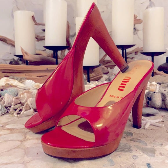Miu Miu Red Wood Heels with Bag - Picture 1 of 6